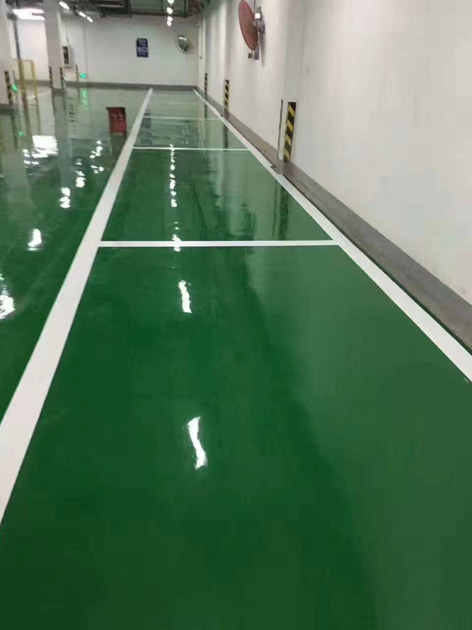 南京道路划线-侧方位停车位划线-南京达尊交通工程公司  南京车位划线  南京停车场划线