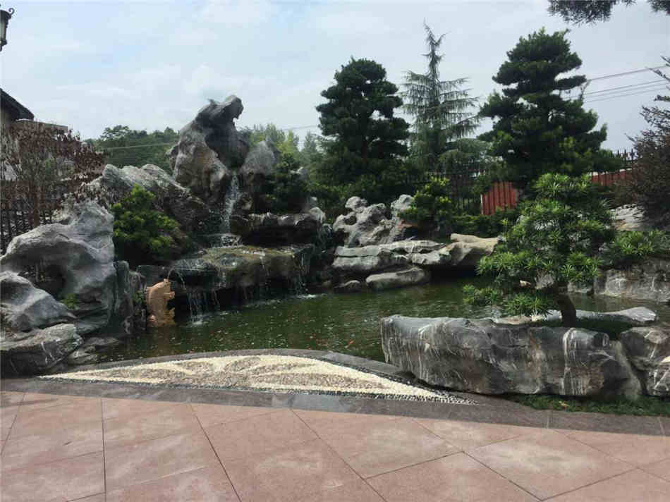 广东太湖石假山制作原石 别墅公园小区水池驳岸石  太湖石厂家批发  大型园林景观石  假山制作庭院装饰