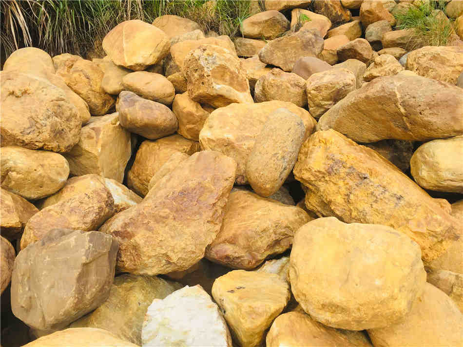 广东大型吨位黄蜡石原石厂家 天然黄蜡石批发基地  天然大英石  大型园林景观石  草坪点缀、假山制作