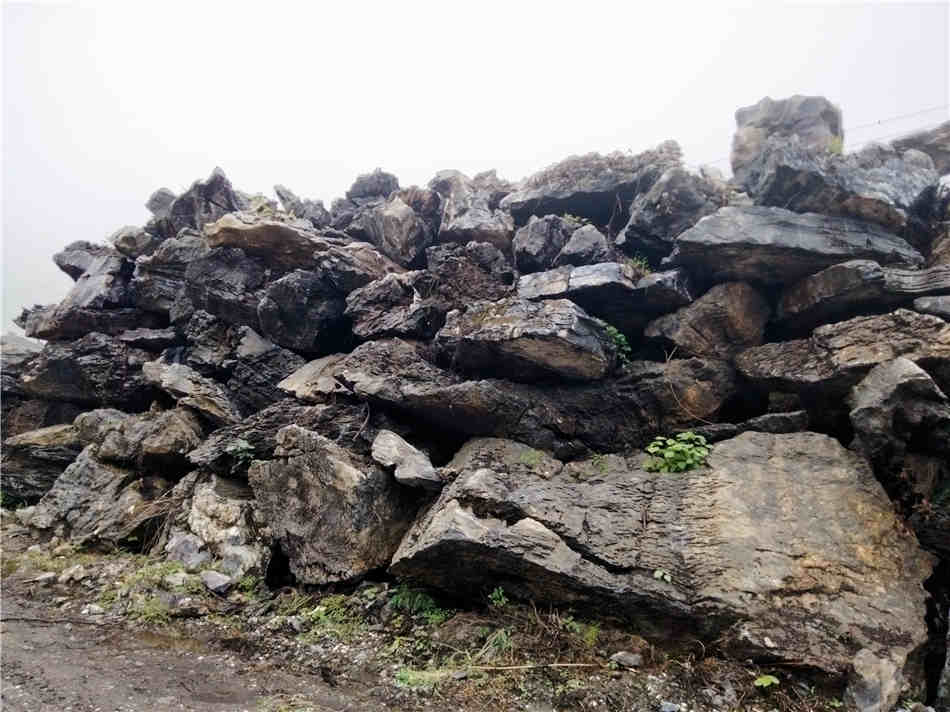 大英石之乡 天然英石园林假山制作厂家批发  天然大英石  园林铺地、景观装饰  草坪点缀、假山制作