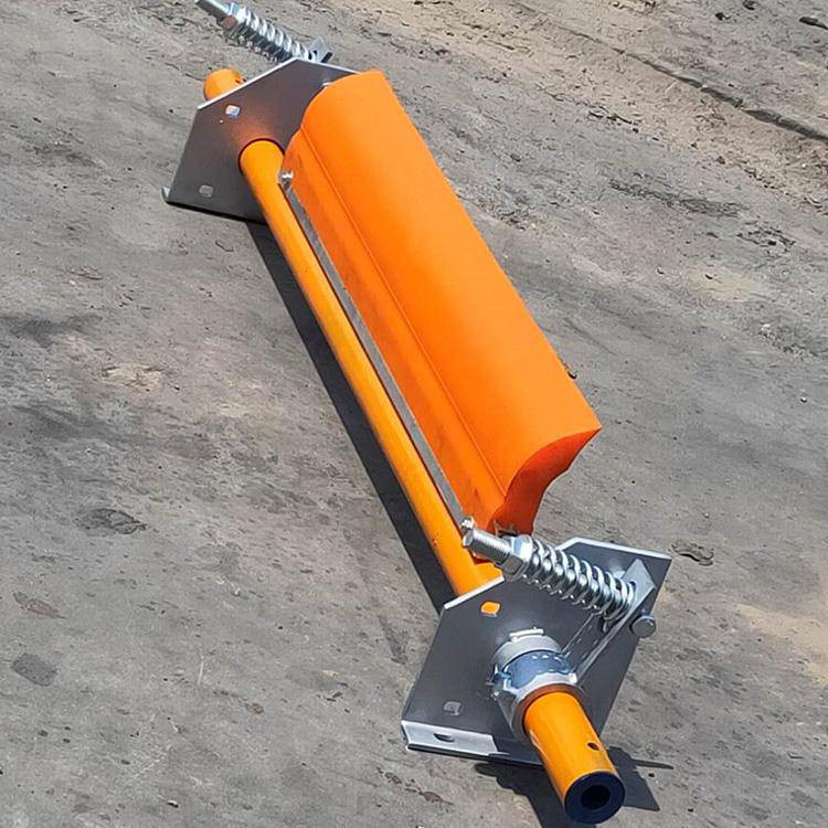 美奂 弹簧防震皮带清扫器 山西整体聚氨酯刮料板  皮带清理器  滚刷清扫器