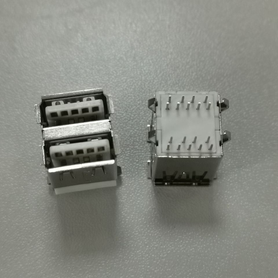 USB双层3.0直插SMT H=15.0 卷边 弯脚  白胶