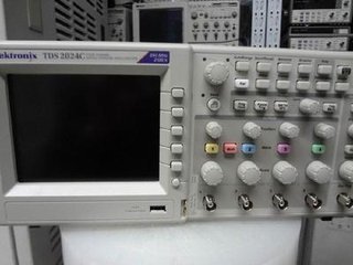 Tektronix/泰克 TDS2024C 数字存储示波器  出售TDS2024C