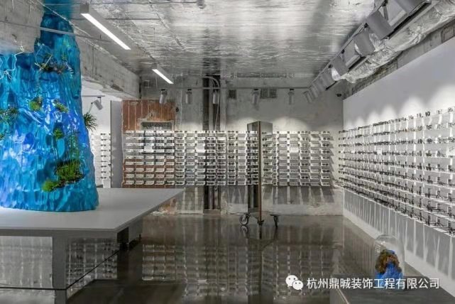 眼镜店装修展柜设计定制,为什么眼镜店要装修呢。 店面装修设计 展示柜台定制
