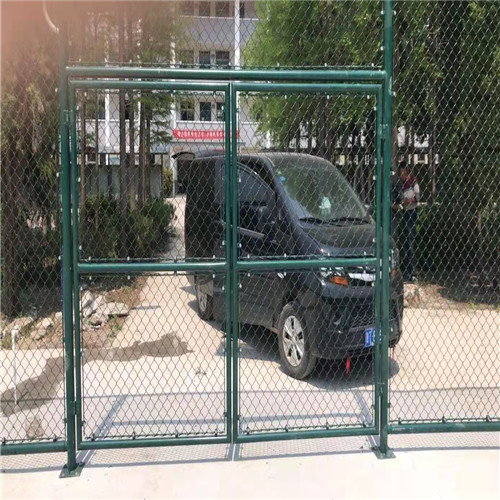 河北球场围网 婵润篮球场防护网厂 学校足球场围网厂家  绿色球场围网  体育场围网  框架球场围网
