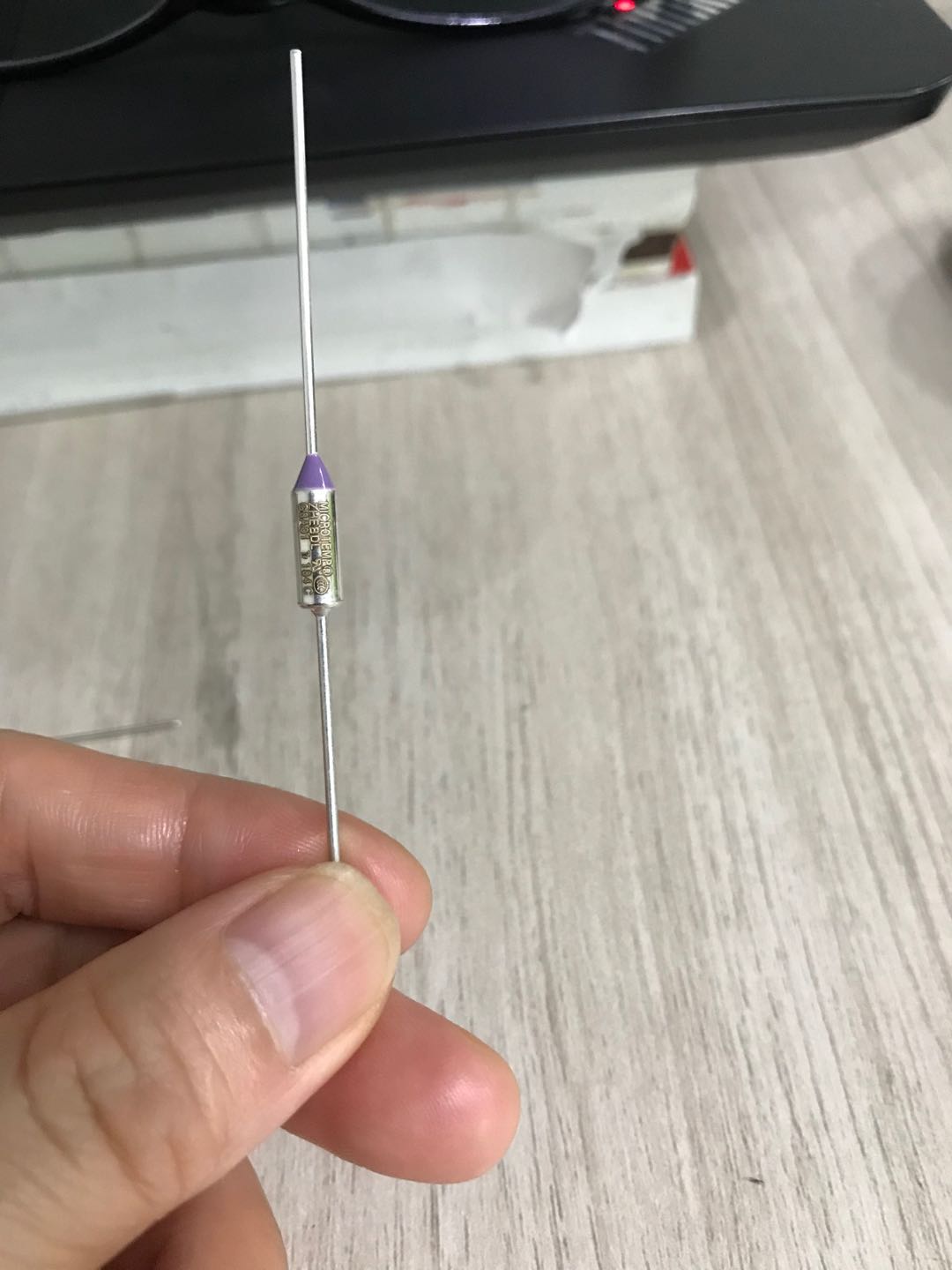艾默生25A thermal fuse温度保险丝G8A系列  艾默生G8A01  艾默生G8A00  艾默生25A fuse