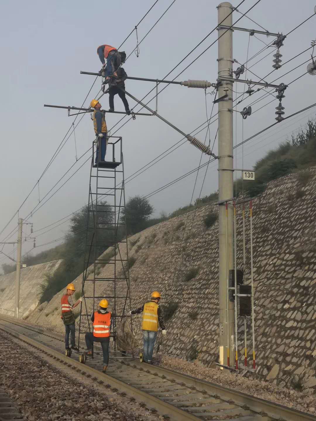 铁路检测维修工具-铝合金梯车 铁路接触网钢管梯车