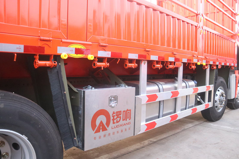 锣响9.6米载货车铝合金工具箱钢物流运输车