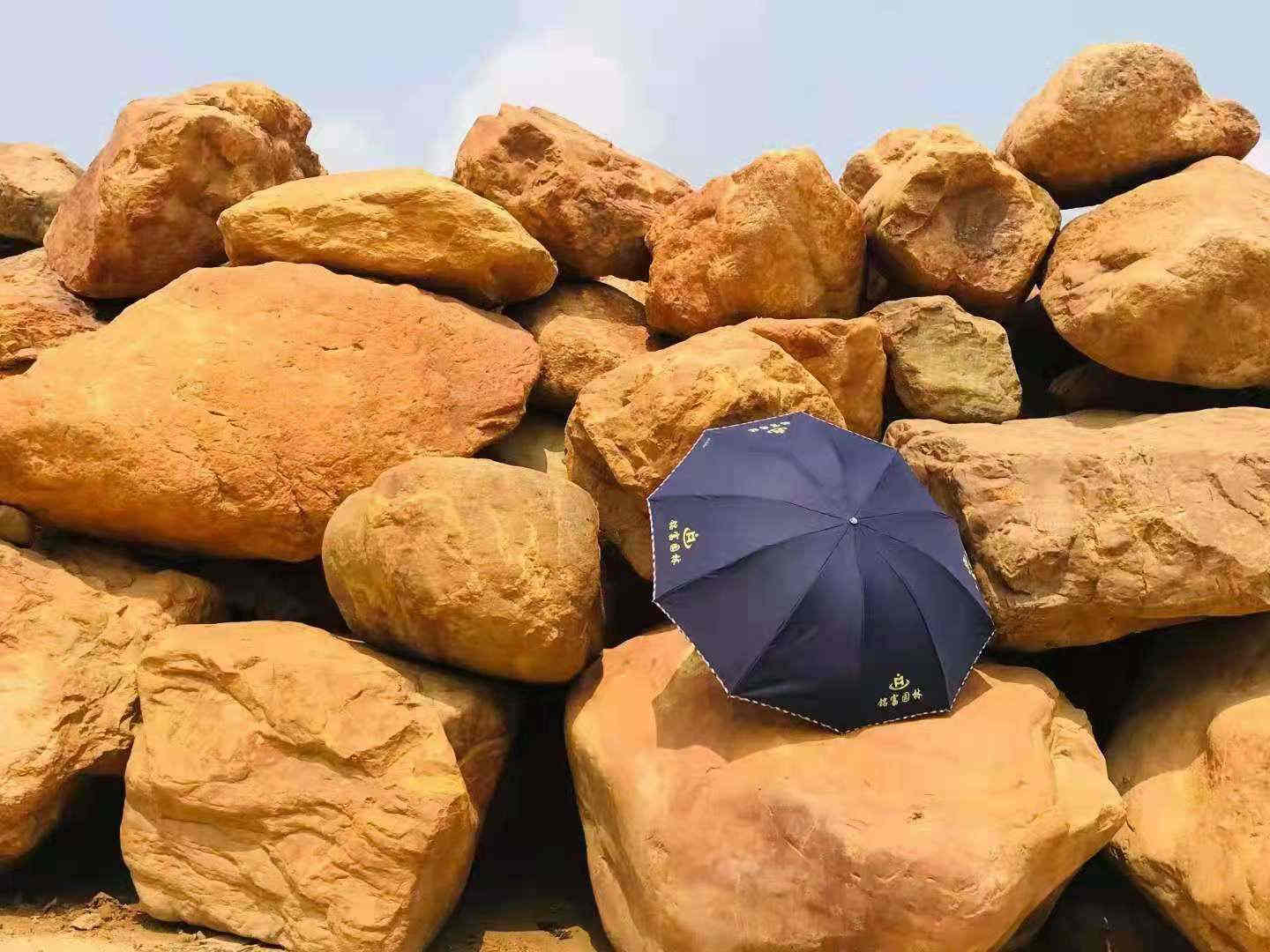 深圳黄蜡石假山原石 天然园林景观石材厂家批发  黄蜡石原石批发  大型园林景观石  草坪点缀、假山制作