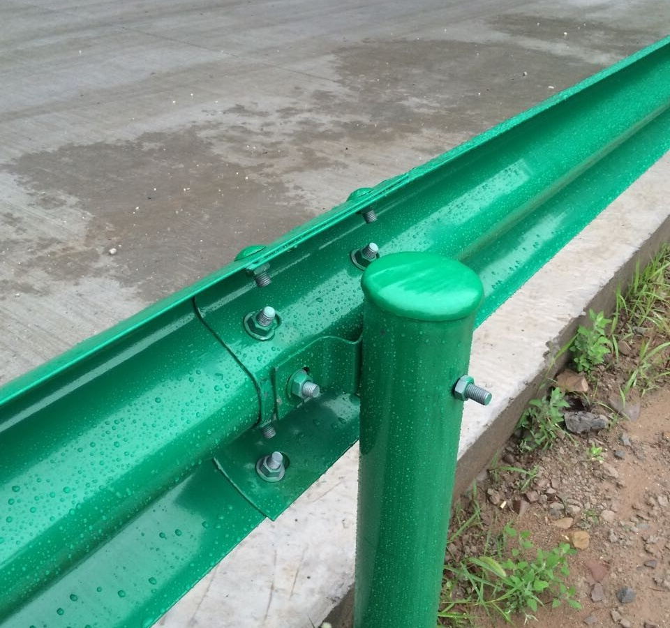 定做双波三波护栏板 道路波形梁钢护栏高速护栏板  波形护栏  单波双波三波护栏板
