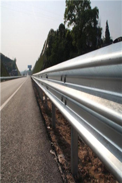 乡村山路防撞护栏河边高速护栏批发包安装定制护栏板  波形护栏