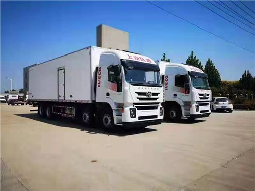 上汽红岩杰狮9.5米前四后八8X4国六冷藏车图片  上汽红岩杰狮冷藏车  前四后八9.5米冷藏车