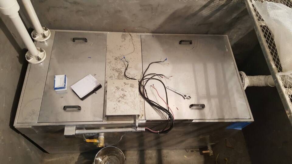 织金县厨房油水分离设备  一体化油水分离设备  拆分式油水提升系统  全自动油水分离器