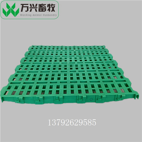 供应万兴畜牧羊舍羊场用漏粪板羊床 规格600mm×500mm  塑料羊床建造  塑料羊床图片