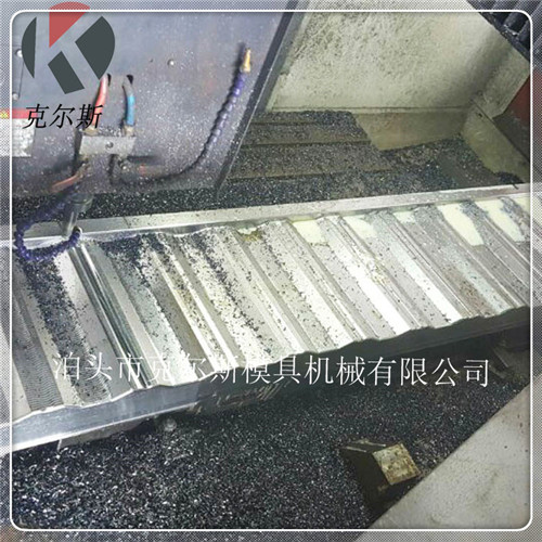 供应彩砂金属瓦模具1340*420mm&nbsp;&nbsp;彩石金属瓦模具&nbsp;&nbsp;钢质金属瓦模具&nbsp;&nbsp;多彩蛭石瓦模具