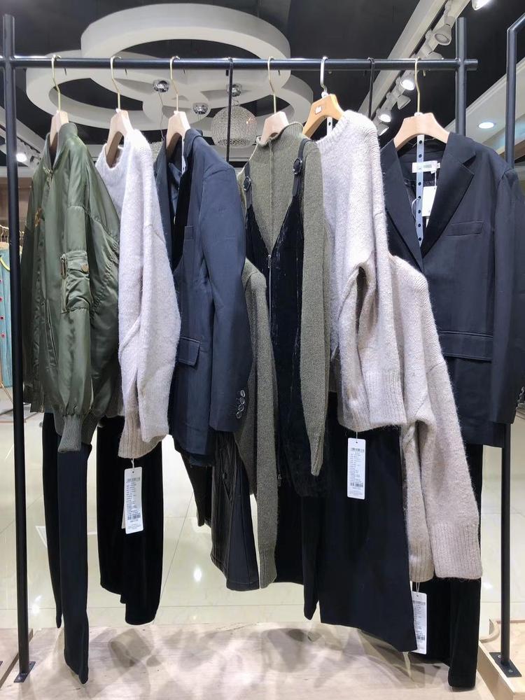高端品牌速品秋冬女装折扣一手货源批发&nbsp;&nbsp;女装货源批发&nbsp;&nbsp;女装折扣批发