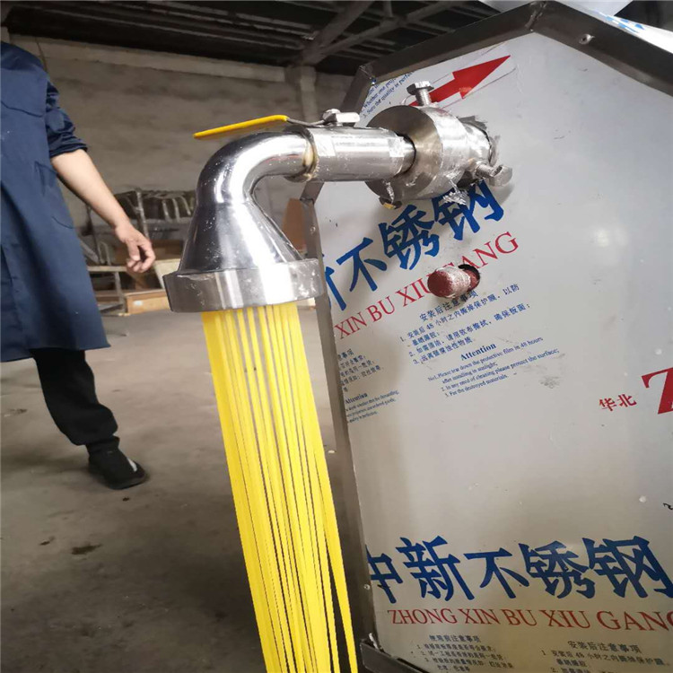 辽宁早市现做现卖苞米馇条机 玉米汤条机