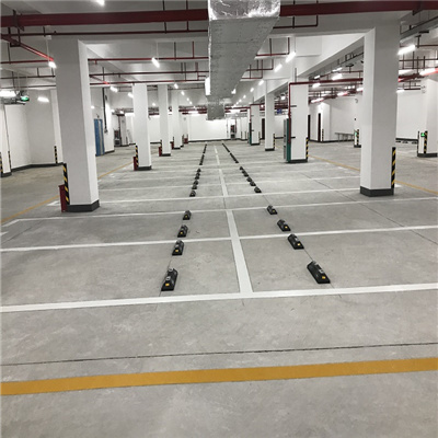 南宁地下室停车场车位道路划线服务包工包料  地下停车场划线  南宁车位划线  南宁停车场道路划线