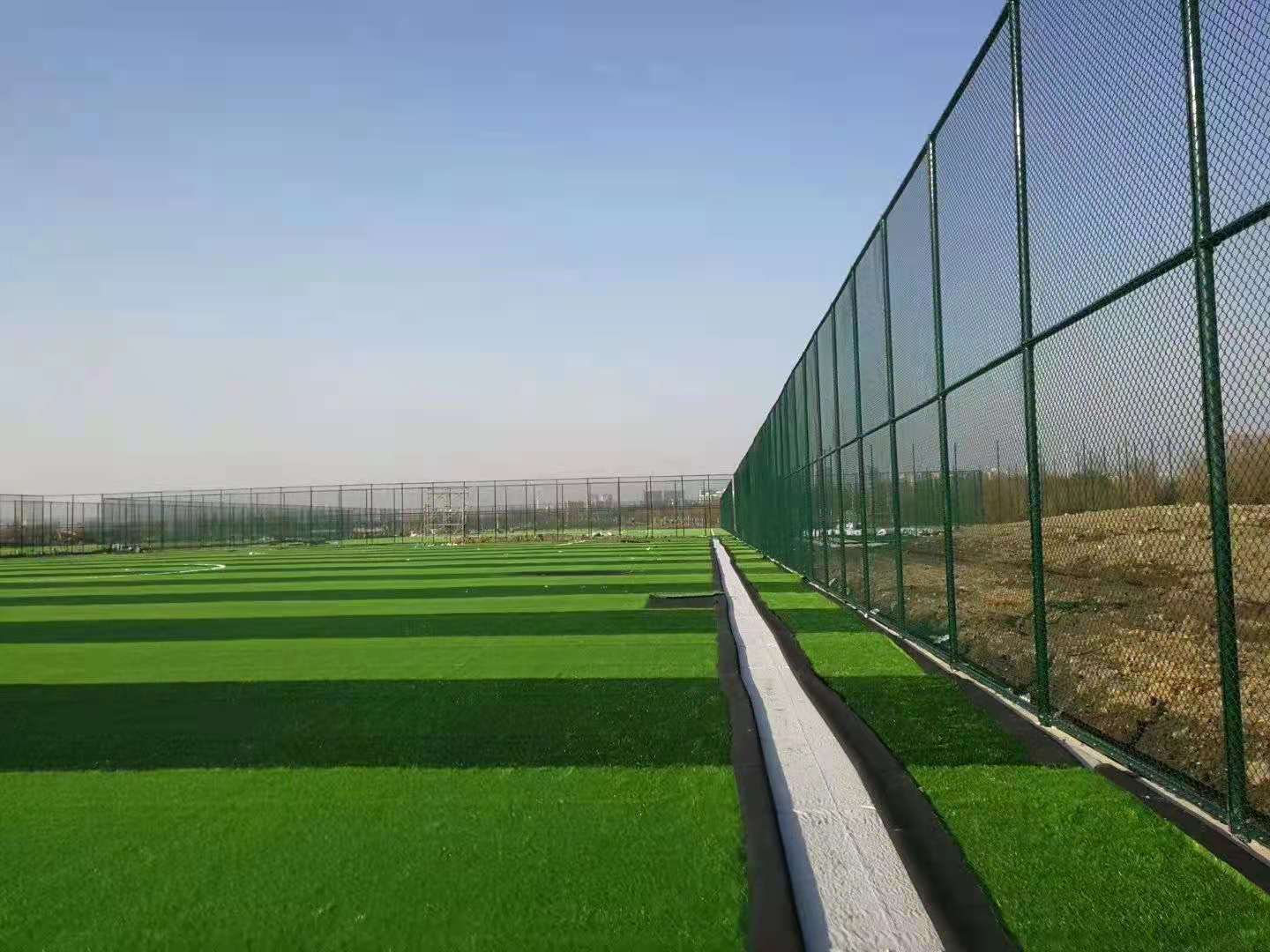 绍兴球场围网运动场围栏足球场防护栏制作精良&nbsp;&nbsp;运动场围网&nbsp;&nbsp;足球场围栏