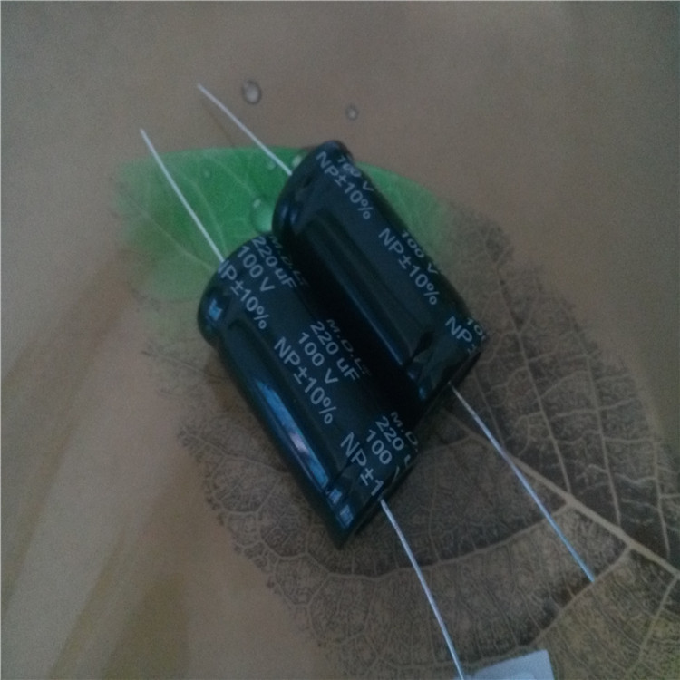卧式型NP220UF100V+-10% 18X42電解電容器&nbsp;&nbsp;无极性电解电容&nbsp;&nbsp;轴向电解电容&nbsp;&nbsp;牛角电解电容