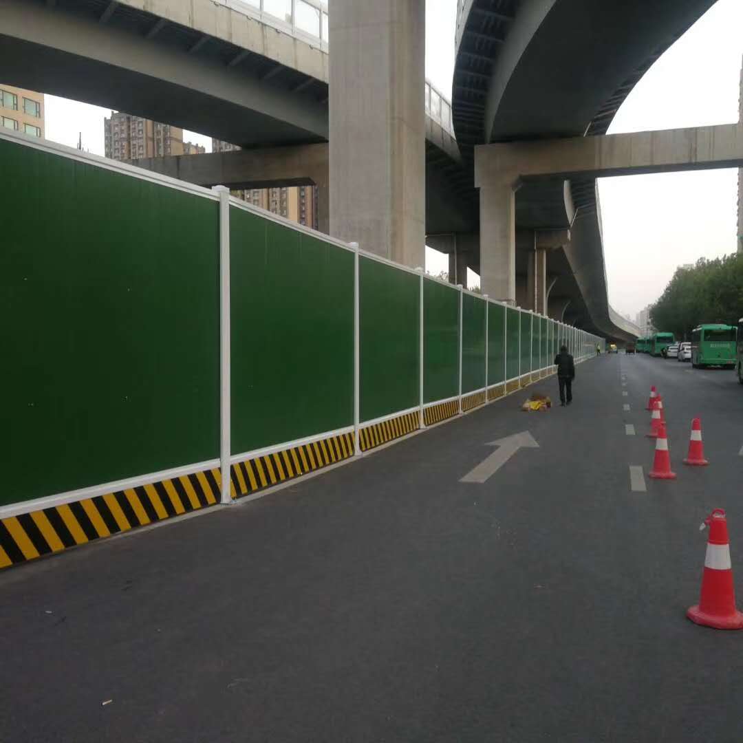 河南市政围挡厂家直供  彩钢瓦