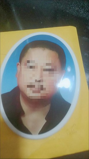 陶瓷像片 磁砖遗像定做 瓷砖像片  墓碑陶瓷像片  墓碑瓷砖像片