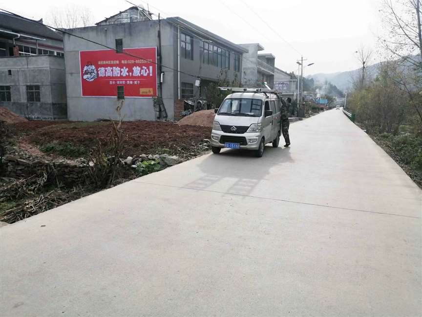 扬州喷绘墙体广告以梦筑梦，为“普通人”加冕  扬州户外墙体广告  扬州墙面广告