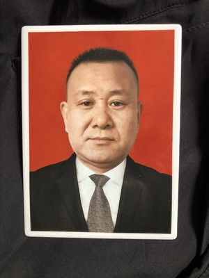 瓷板遗像 公墓磁像制作厂家 瓷像  瓷照片  瓷遗像  墓碑陶瓷相片