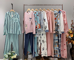 芬腾家居服秋装实体电商直播摆摊货源厂家直供  品牌折扣女装  直播货源  尾货走份