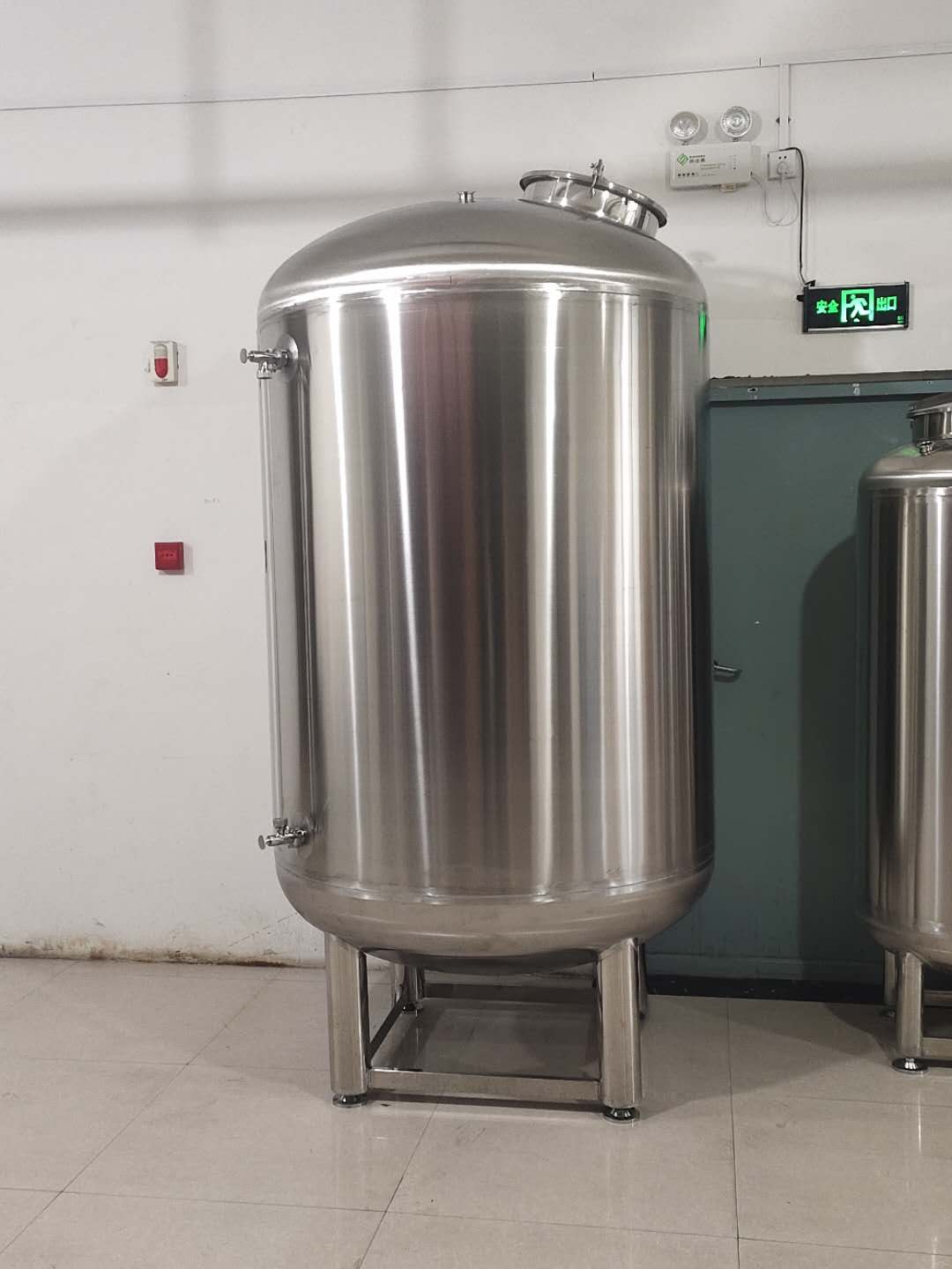 临湘市鸿谦水处理无菌水箱不锈钢水箱甄选材质做工考究
