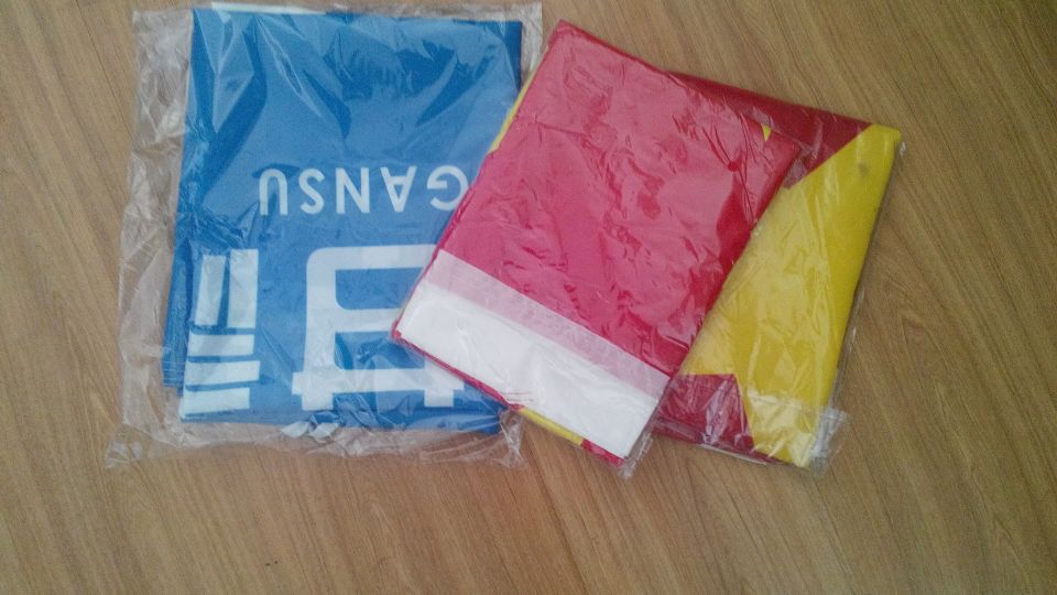 西安彩旗红旗定制 西安仿古旗定制 策腾礼品旗帜直销  礼品旗帜厂家直销