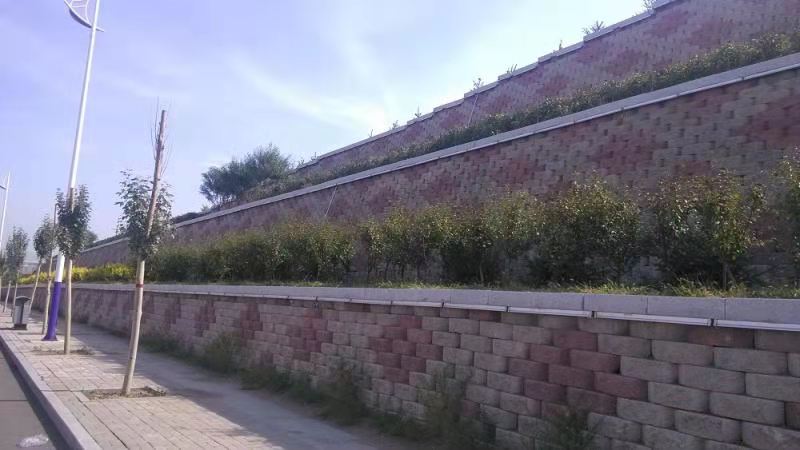 钦芃建材 园林景观挡土墙砌块生产厂家  园林景观挡土墙砌块砖  自嵌挡土墙砌块砖  公路护坡挡土墙砌块砖