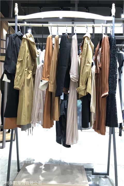 香港高端女装华丹妮春夏品牌折扣女装一手货源批发&nbsp;&nbsp;女装货源&nbsp;&nbsp;女装批发