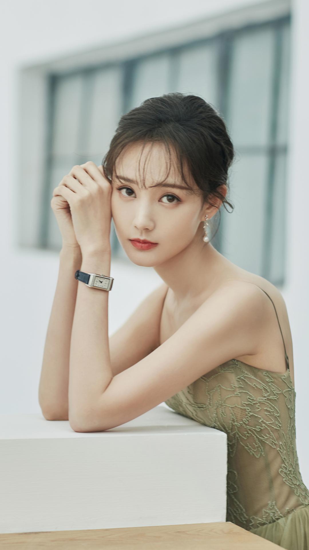 李一桐代言商演 李一桐翻包植入 李一桐直播带货&nbsp;&nbsp;李一桐商演