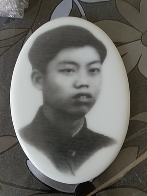 瓷像片 哪有制作墓碑上的照片  墓碑瓷砖像片  骨瓷像片  烧瓷像片