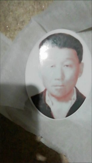 瓷板相片 烧制瓷相片厂家 瓷板遗像  瓷相片瓷照片  瓷遗像墓碑陶瓷相片  墓碑瓷砖相片