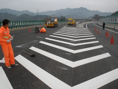 阳江茂名太阳能黄闪灯价格 江门中山道路热熔标线施工队  施工牌