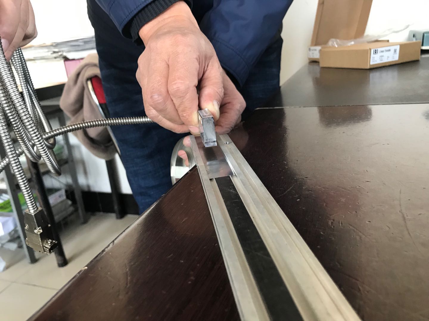 供应磁栅尺可以分为哪几种类型？各自的特点是什么  上门安装