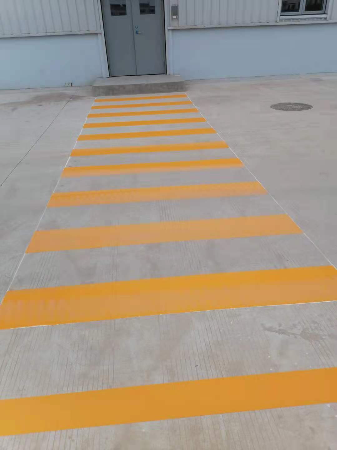 南京道路划线-南京达尊道路标线热熔施工报价  南京厂区划线  南京停车场划线