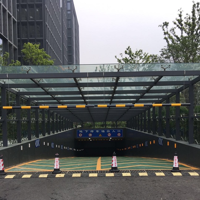 南京道路划线-达尊地下车库坡道式出入口规定  南京停车场划线  南京停车场设施