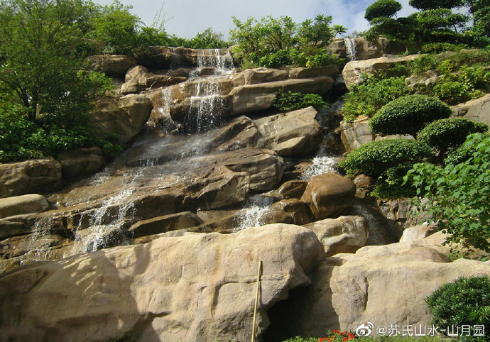 假山造景多样性带来的好处！你猜对了吗？  假山瀑布流水  塑石假山瀑布  园林景观假山制作