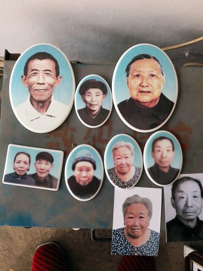 墓碑照片制作 哪有做瓷板相片哪有做瓷板遗像  墓碑烤瓷相片  墓碑上的照片  墓碑上照片禁忌