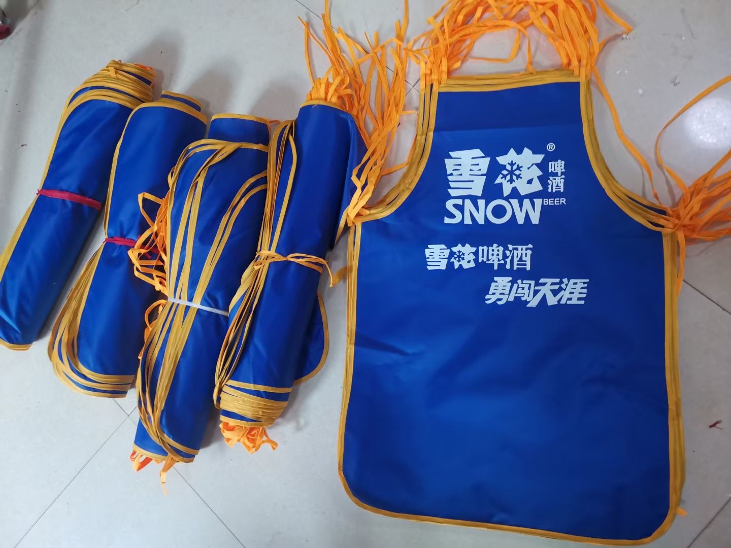 西安无纺布广告围裙定做,酒水饮料促销围裙印字