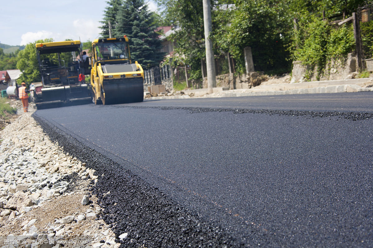 龙华道路沥青报价 找中恒沥青工程  沥青现场  沥青路面摊铺