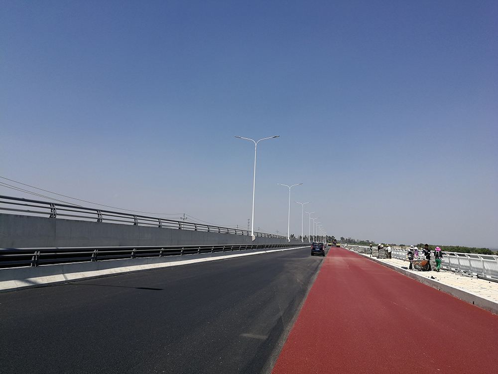 彩色沥青 现场测量 光明石油沥青施工  深圳沥青施工  沥青路面工程