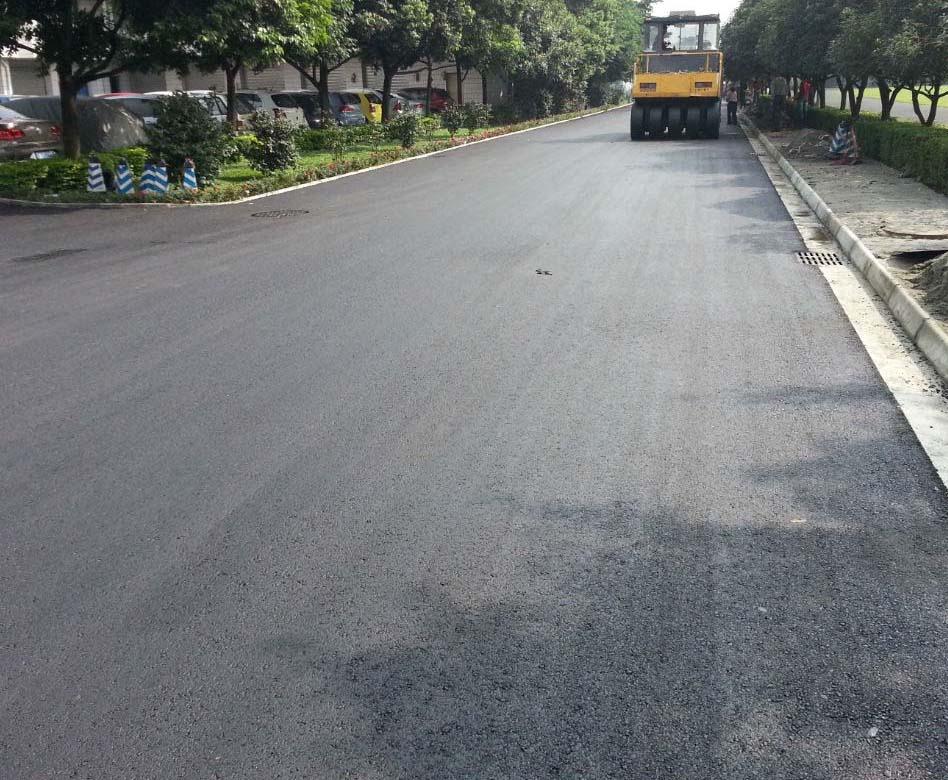 彩色沥青 现场测量 光明石油沥青施工  深圳沥青施工  沥青路面工程