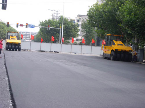 沥青摊铺 AC-13路面材料 深圳市政沥青摊铺承接  改性沥青承接  龙华沥青摊铺  沥青修补承接