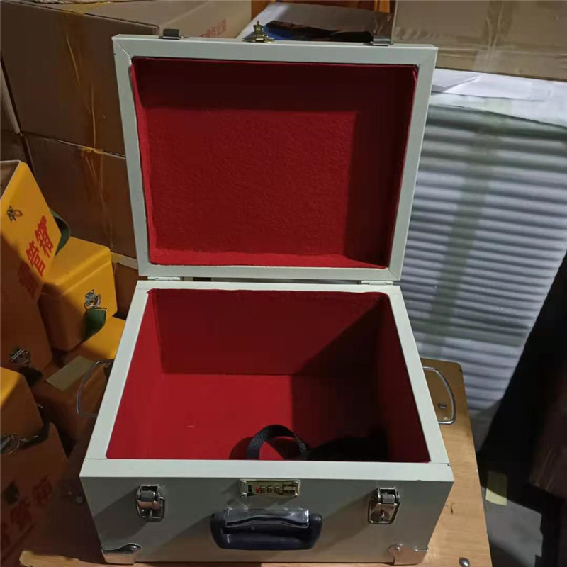 军绿色铁箱 300斤的保险柜 铁皮箱 爆破物品零用箱