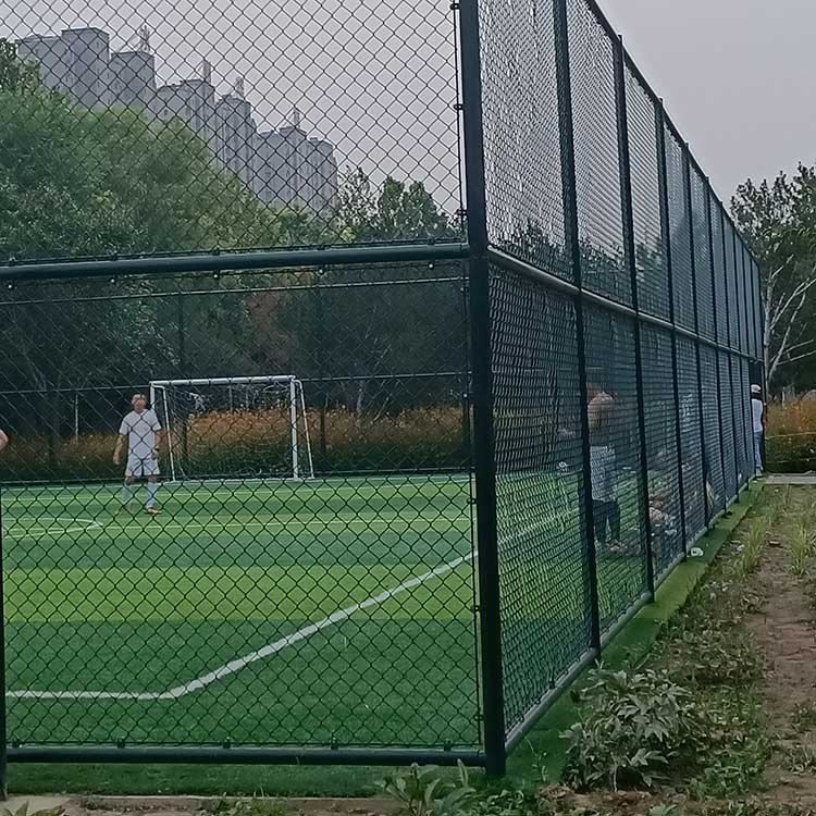 咸阳市球场勾花护栏 足球场防护网 高尔夫球场围网