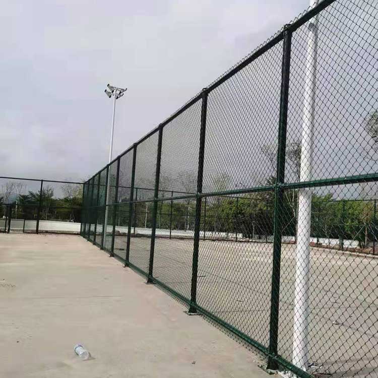 西安市体育场护栏网 足球场围栏网 羽毛球场勾花网
